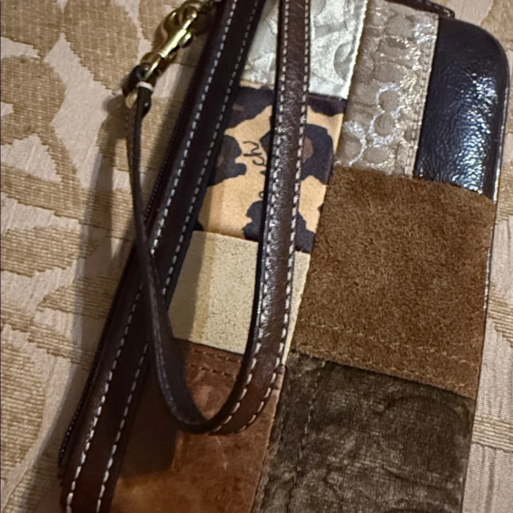 Coach Vintage Signature Patchwork wristlet preowned - Picture 6 of 16